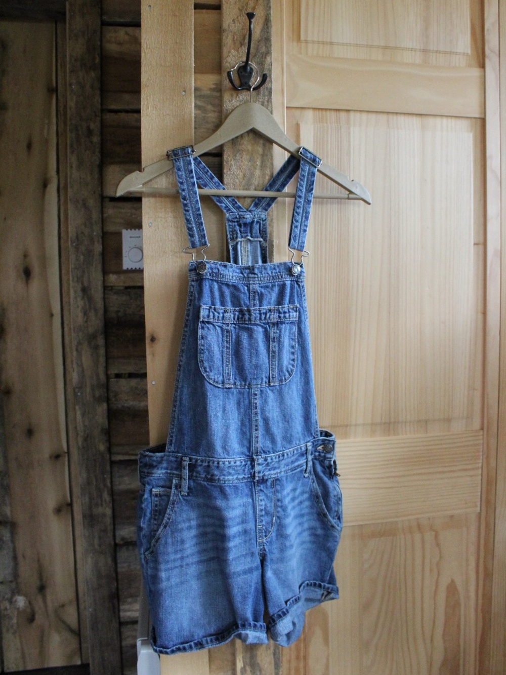 Old Navy Women's Medium Wash Denim Shortall